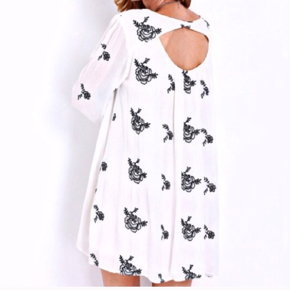 RESTOCKED!! Embroidered Austin Floral Tunic DRESS - Picture 3 of 4