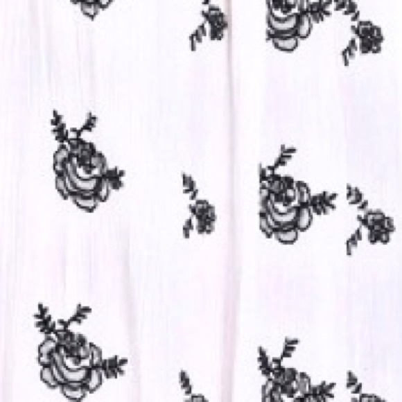 RESTOCKED!! Embroidered Austin Floral Tunic DRESS - Picture 4 of 4