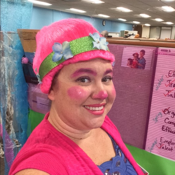 Meet your Posher, Crystal