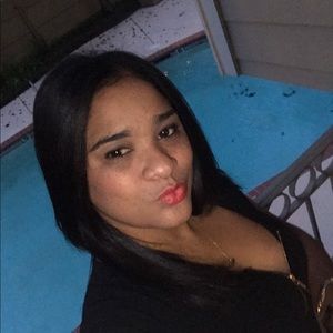 Meet your Posher, Ambar