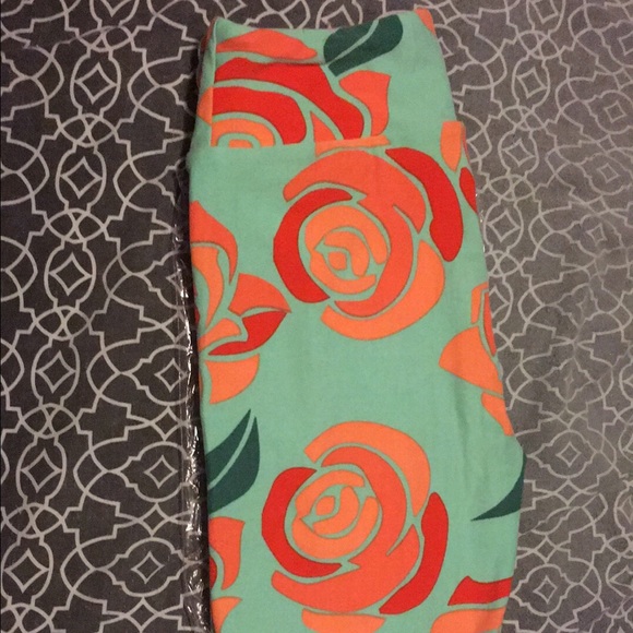 Lularoe Disney rose leggings OS BNWT