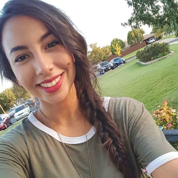 Meet your Posher, Gina - Picture 1 of 1