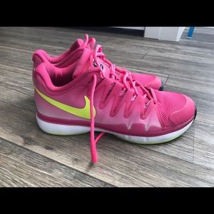 Nike Vapor 9.5 Tour Tennis Shoes