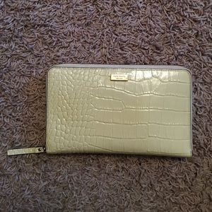 Kate Spade Knightsbridge Travel Wallet