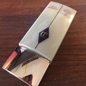 Charlotte Tillbury Light Wonder foundation
