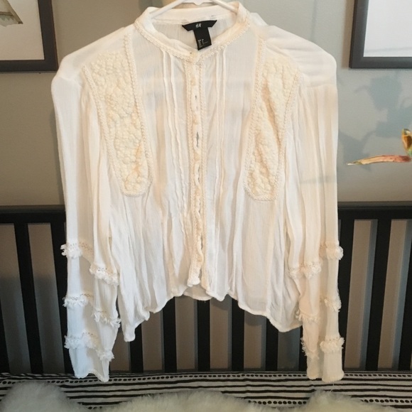 h&m cute embroidered top