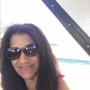 Meet your Posher, Debbie