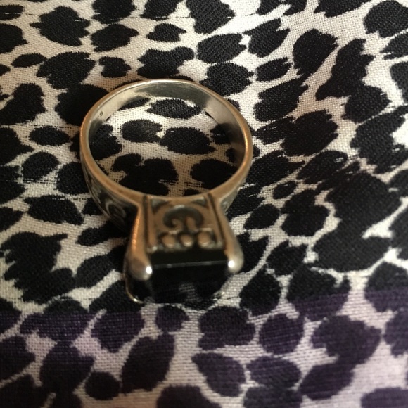 SOLD. 💕Vintage Silver and onyx ring.