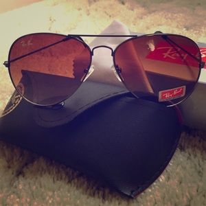 Brand New In Box Ray Ban Aviators Sunglasses