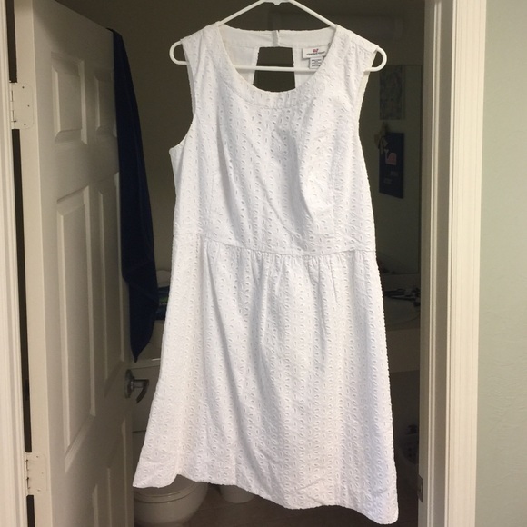 Vineyard Vines Eyelet dress