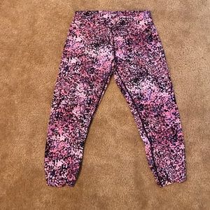 Calvin Klein running Capri