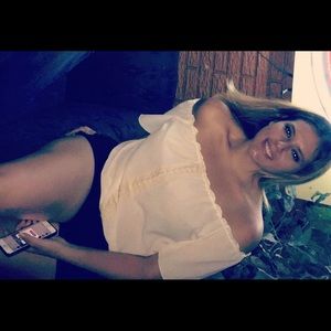 Meet your Posher, Yesenia