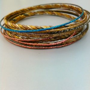 🔸🔹🔶🔷Ten Assorted bangle bracelets