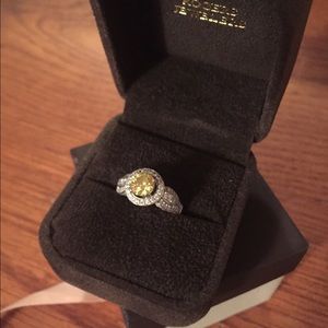 Canary diamond