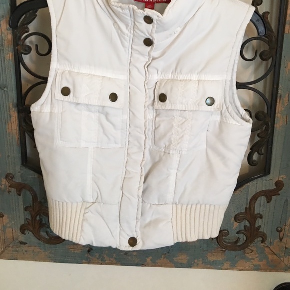White vest