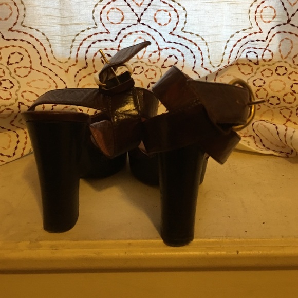 Sandals - Picture 3 of 4