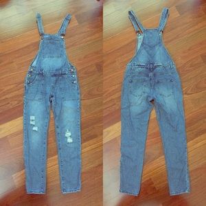 Adorable fitted overalls
