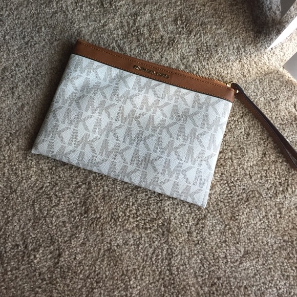 Michael Kors Large Wrislet