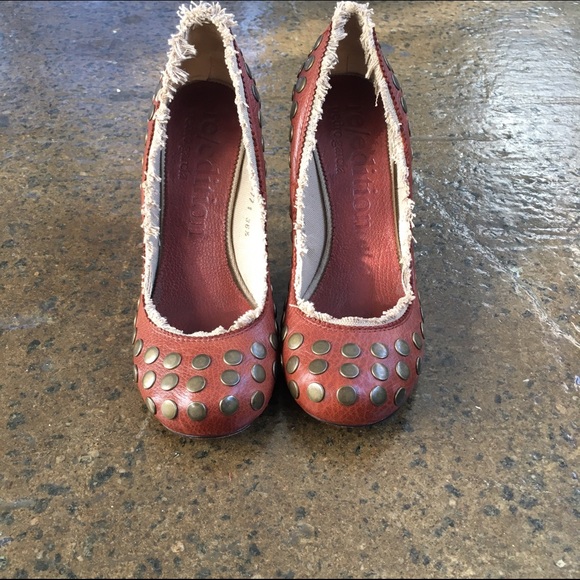 Pedro Garcia Round Toe Pump