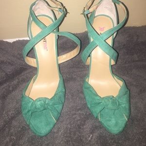 Unworn strap heels