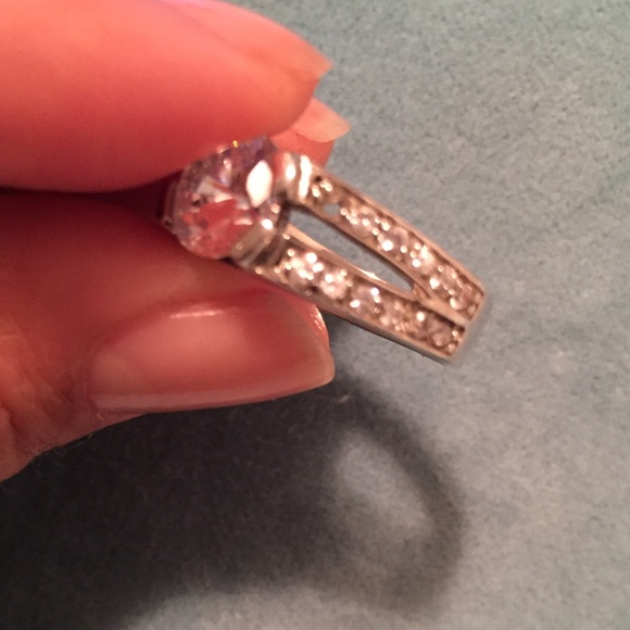 Beautiful Silver Ring - image 3