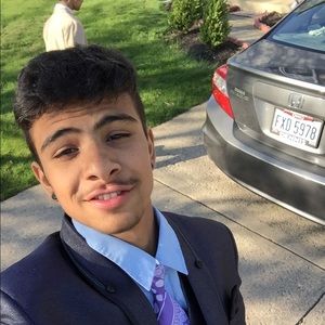Meet your Posher, Akash