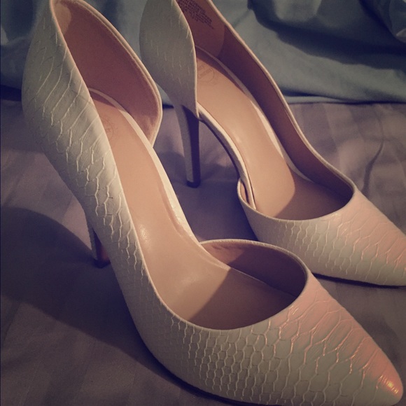 Juicy Couture new heels