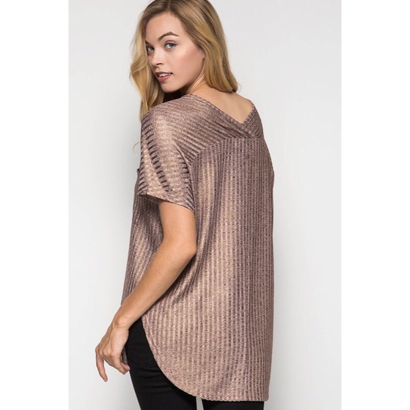 •FINAL PRICE• Lux Of My Life Rose Gold Top - Picture 2 of 4