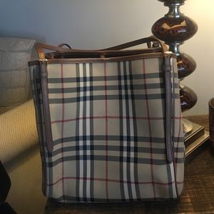 Burberry  horse ferry check &leather tote