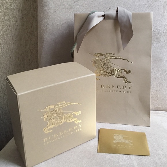 Box and shopping bag gift set