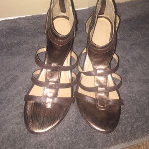 Brown metallic wedges