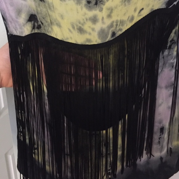 Open back, fringe top - Picture 3 of 3