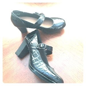 Ladies shoes