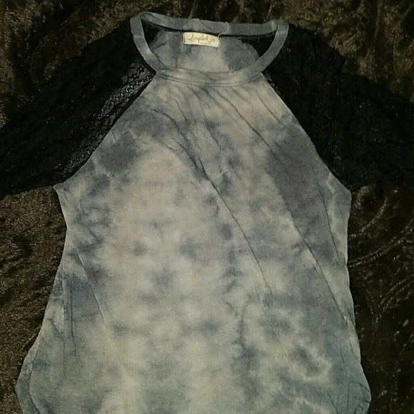 Quarter sleeve blouse