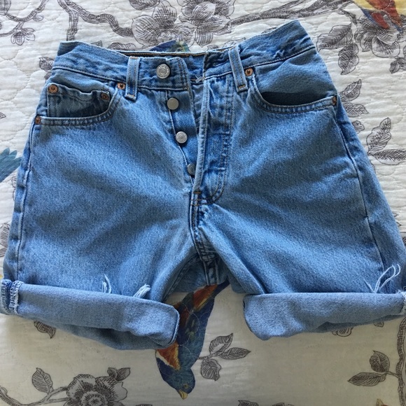 High Waisted Levi Shorts