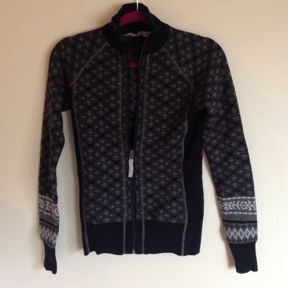 Athleta zip up sweater