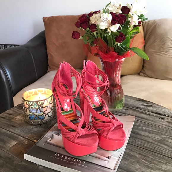 Brand New Never worn 2 Lips Too Hot Pink Heels!