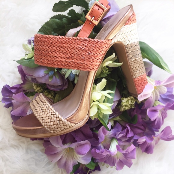Vince Camuto Shoes - 💥Final Sale💥 Vince Camuto Woven Heel