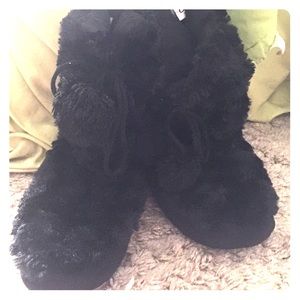 Celia Collections Fuzzy Boots