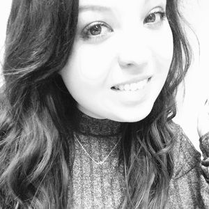 Meet your Posher, Courtney