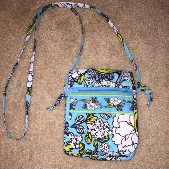 Mini Beautiful Crossbody Hipster NEW - Picture 1 of 4