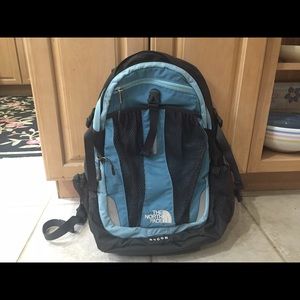 Like new North Face Recon Backpack