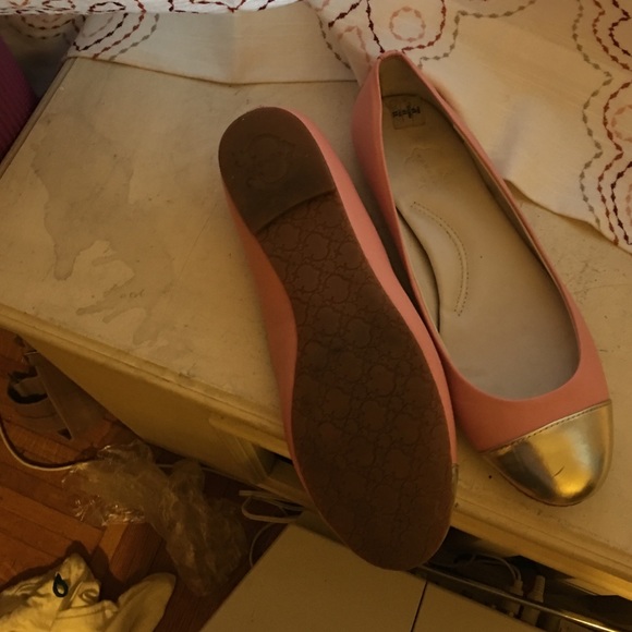 Pink flats - Picture 2 of 2