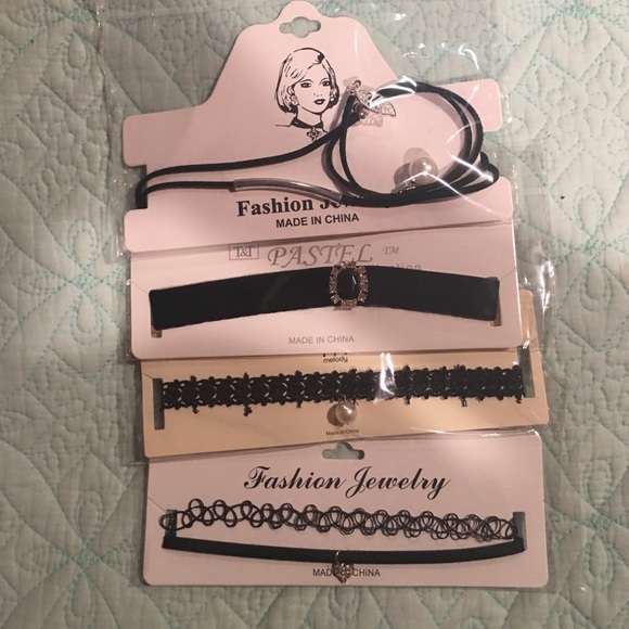 Chokers - Picture 4 of 4