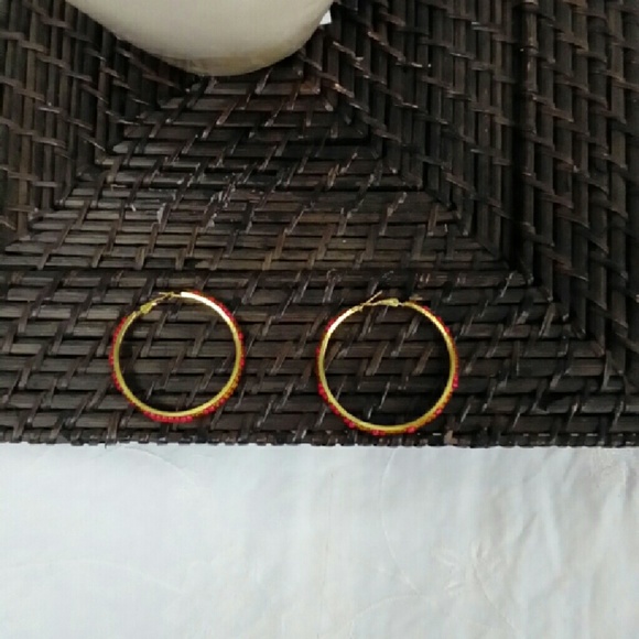 NWT Stretch Bracelet w/earrings - Picture 2 of 3