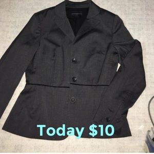 LAST CHANCE AVAILABLE UNTIL 3/5 Banana Republic