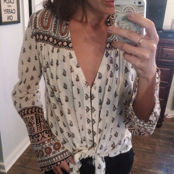 ✨SOLD✨Boho Bell Sleeved Top