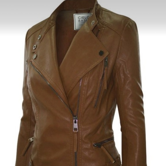 ⭐️LAST ONE! Faux Leather Zipper Moto jacket!⭐️ - Picture 3 of 4