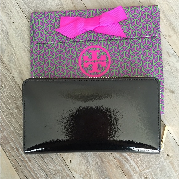 NWT 💯 Authentic Tory Burch Patent Zip Wallet - Picture 3 of 4