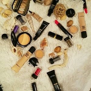 Variedad de maquillaje